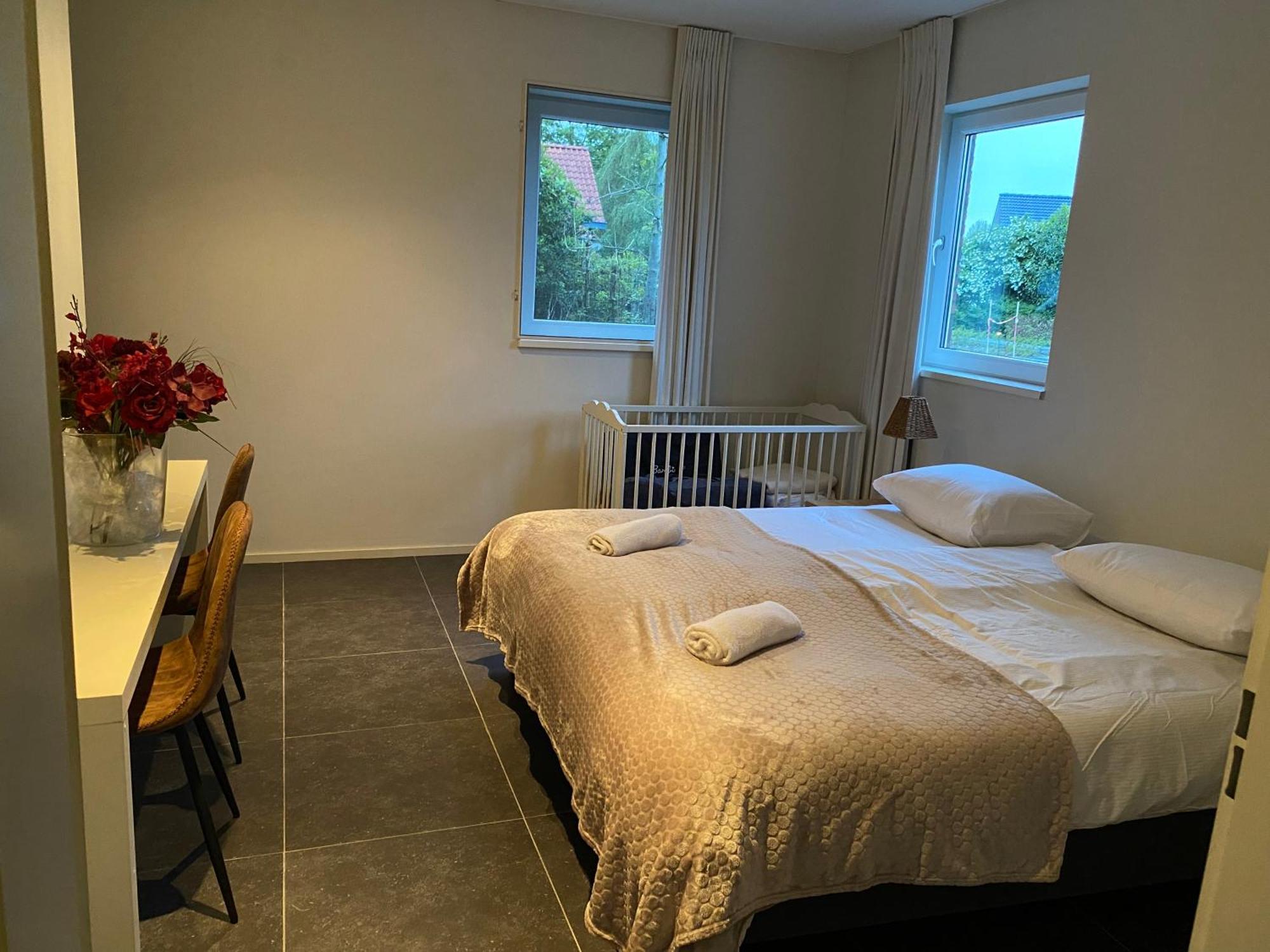 Villa Riverside Met Hottub, Eigen Aanlegsteiger, Zwemtrap, Trampoline En Kano'S Zeewolde Exterior foto